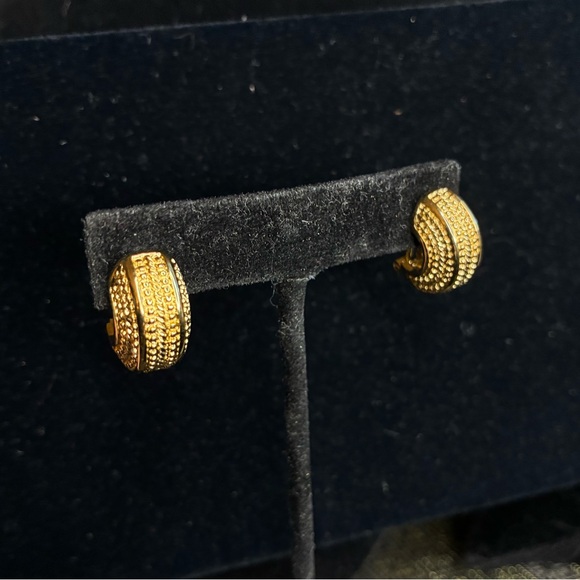 Assortment Lot of 9 Elegant Gold and Silver Hoop Earrings Set - Picture 11 of 11